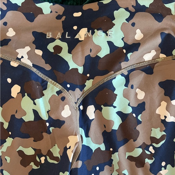 Balance Athletics Cloud Leggings - Picture 3 of 3